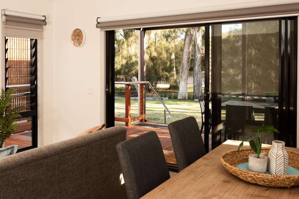 Deluxe Villa - Sleeps 4 -2 Bedroom - Accessible photo 2