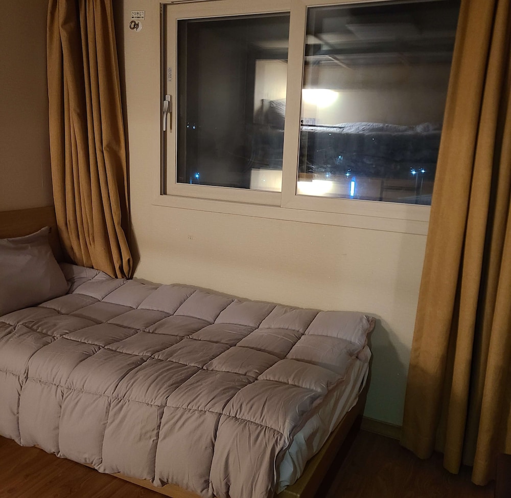 Shared Dormitory, Men only, Non Smoking photo 3