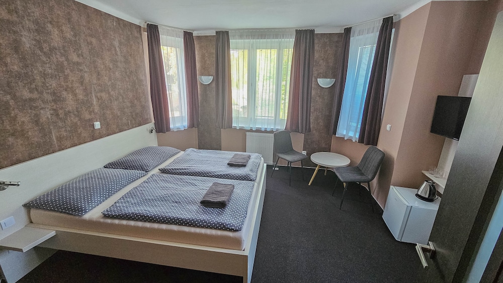 Basic Double Room photo 1