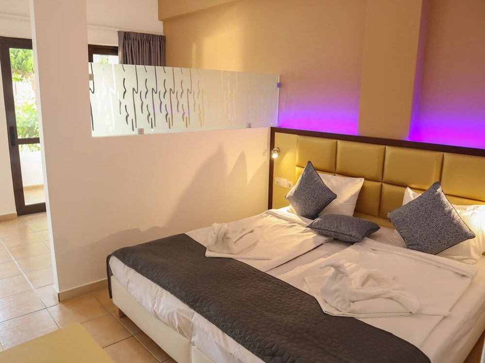 Superior Double Room, Garden View