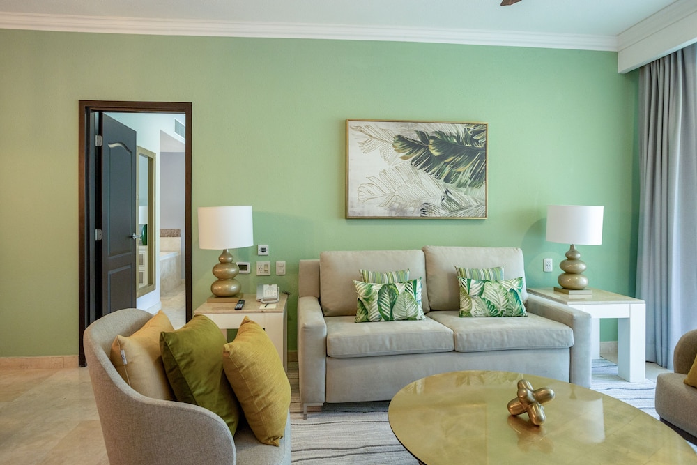 One Bedroom Ocean View - Photo 4