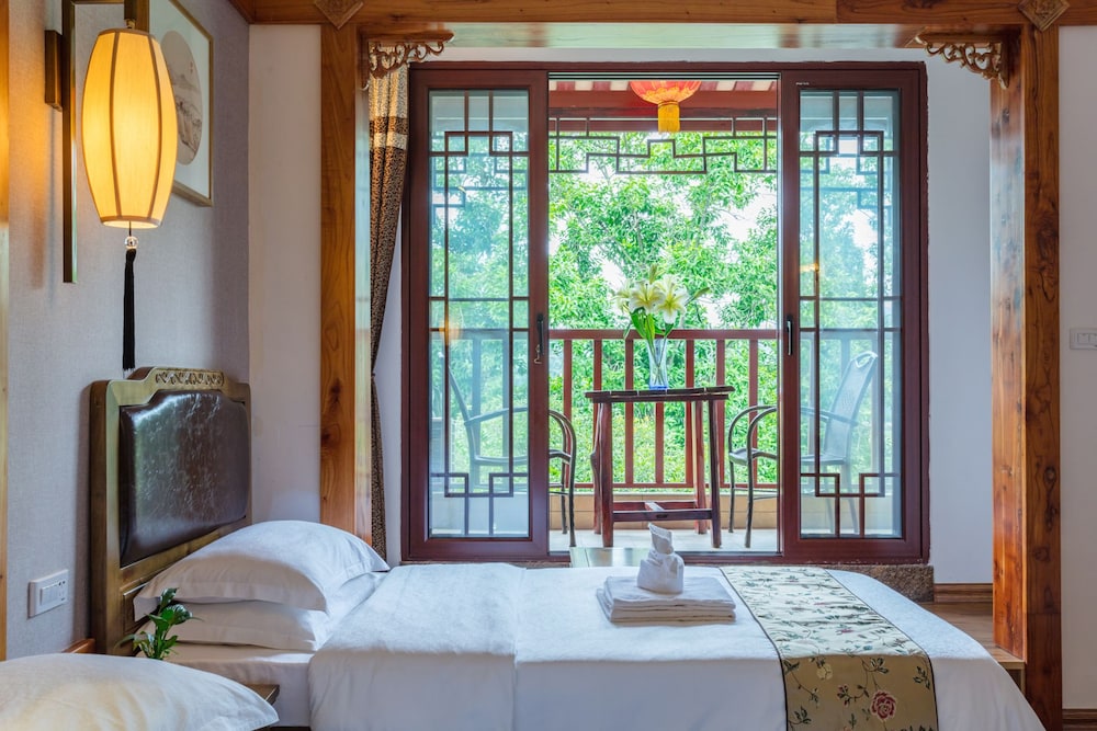 Family Room, Balcony photo 3