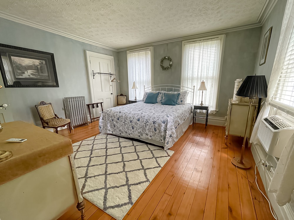 Standard Room, 1 Bedroom, Private Bathroom photo 3
