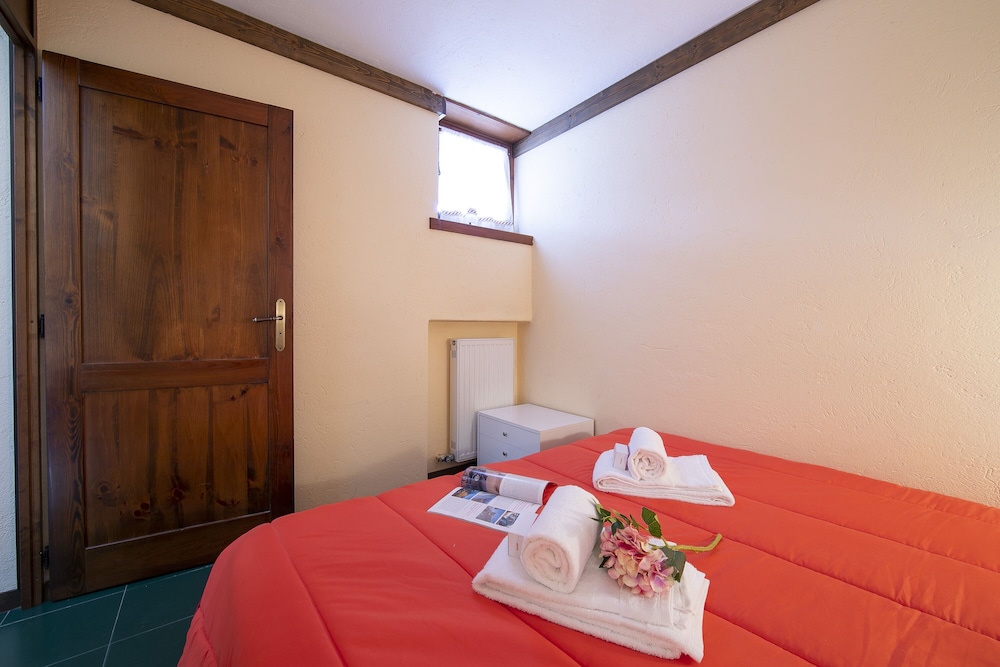 Family Apartment, 1 Bedroom, Mountainside (Grange Hike & Ski - 19C Sestriere)