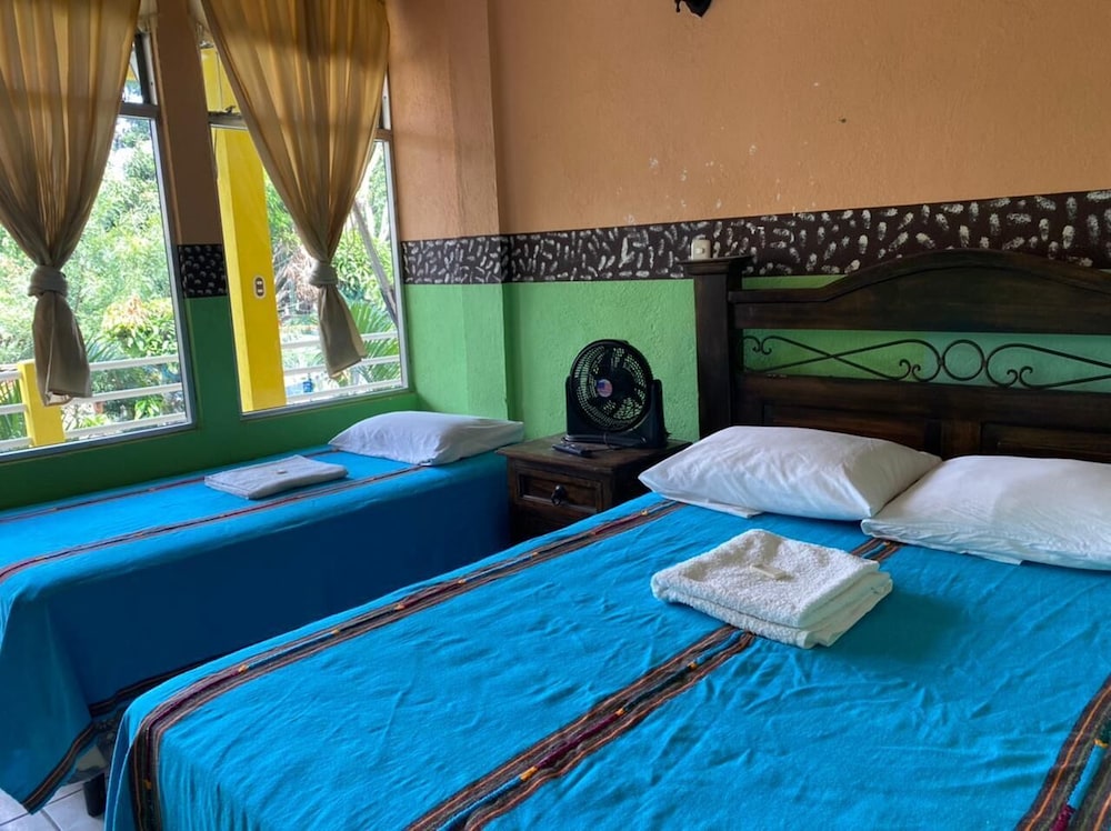 Basic Double Room, 2 Twin Beds