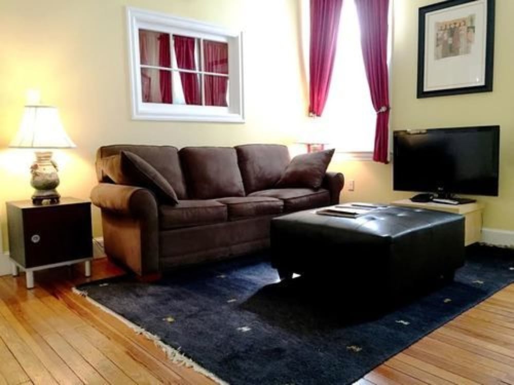 Large Extended Suite 403 (1 bdrm apt) - Photo 2