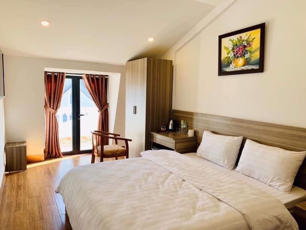 Superior Double Room with Window