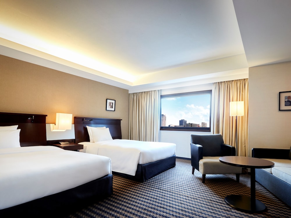 Room, 2 Queen Beds, Business Lounge Access photo 1