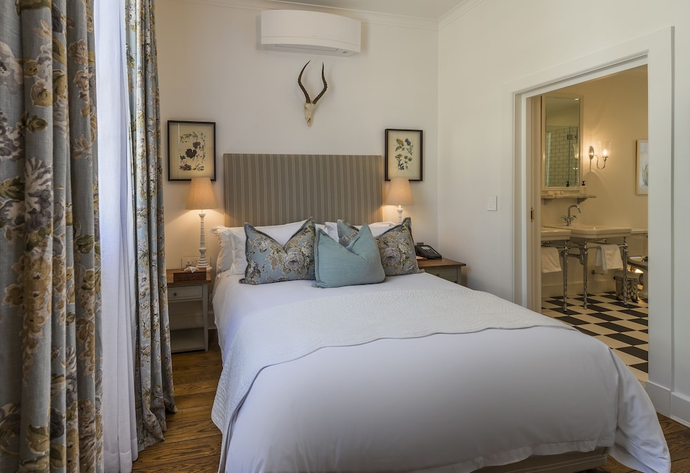 Bachelor Single Room photo 1