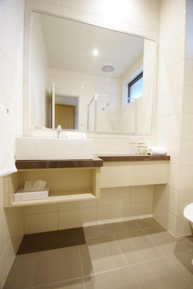 Deluxe King Room photo 2