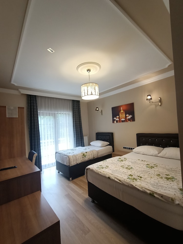 Standard Triple Room photo 3