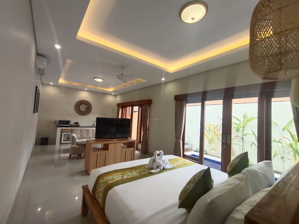 One Bedroom Pool Villa With Hot Tub photo 1