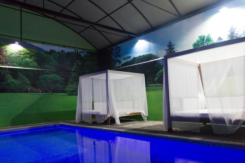 Deluxe Suite, Multiple Beds, Non Smoking, Poolside photo 3