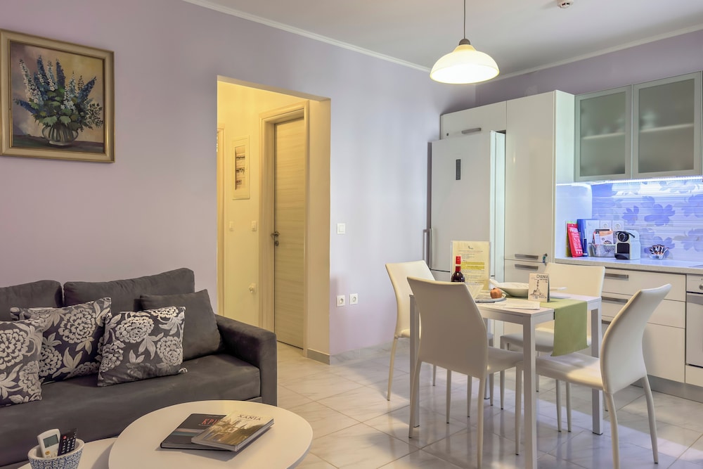 Comfort Apartment, 1 Queen Bed with Sofa bed, Kitchen