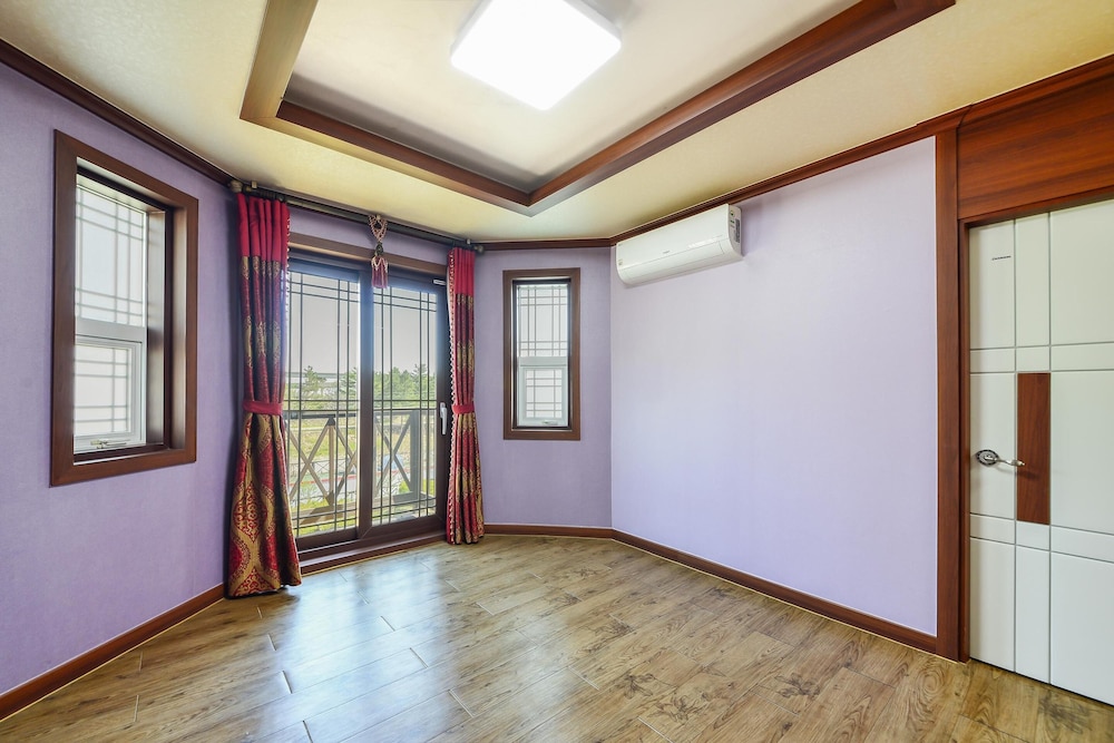 Basic Room, 1 Bedroom (Geumnanghwa ( F2 )) photo 2