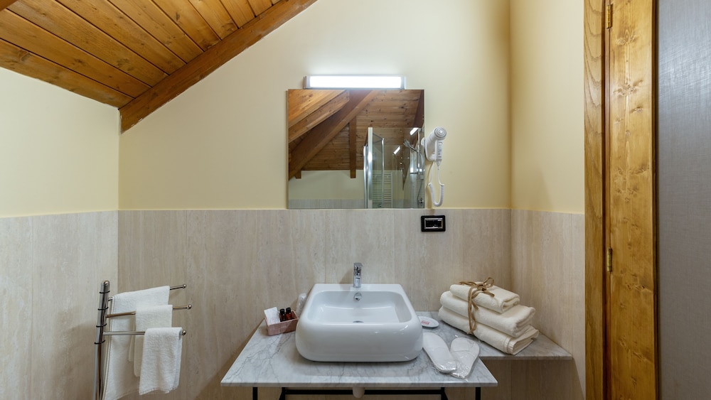 Standard Double Room, 1 Double Bed - Photo 4