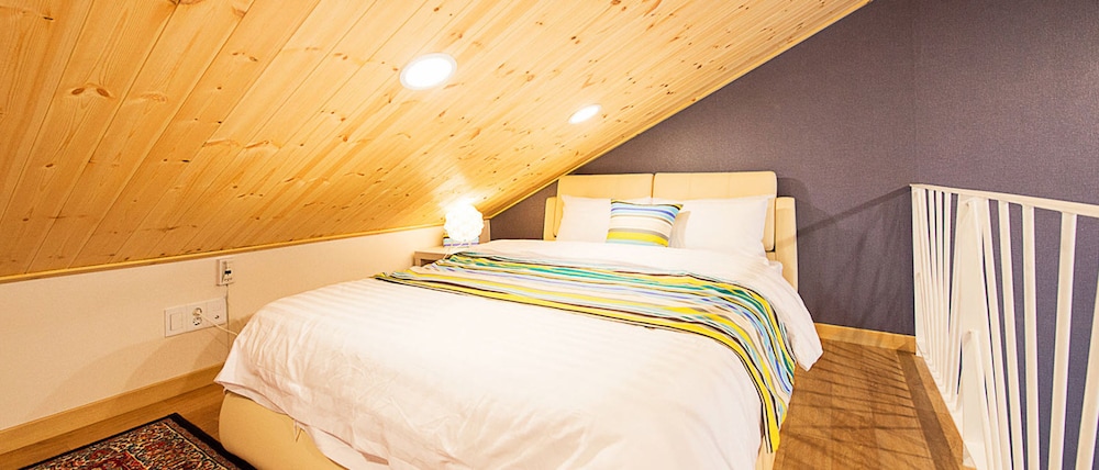 Duplex (204, 301, 302, 303) photo 1