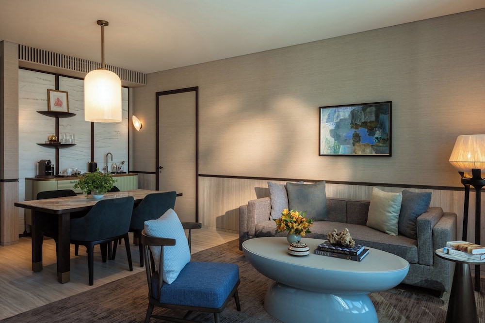 Deluxe Suite, Lagoon View