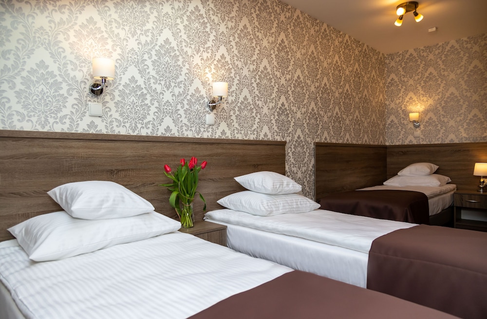 Standard Triple Room - Photo 9