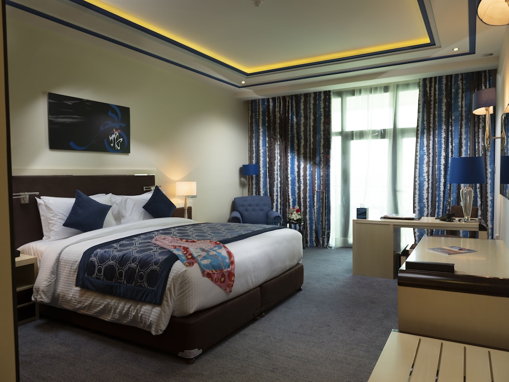 Executive Suite, 1 King Bed, Balcony