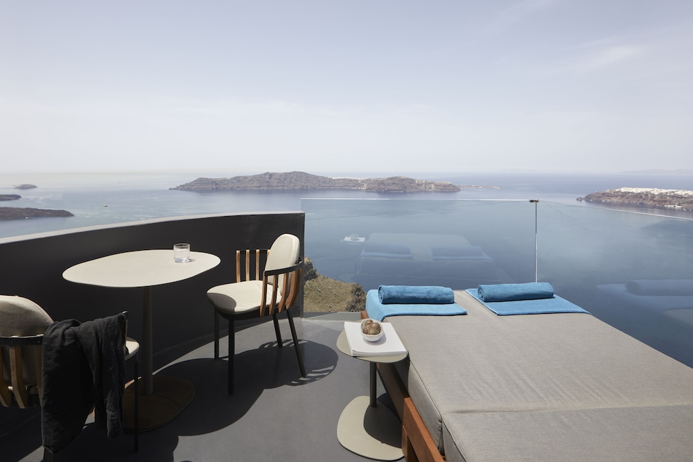 Honeymoon Suite Sunset View with Hot Tub - Photo 8
