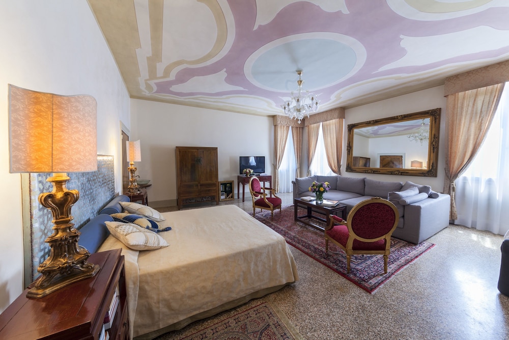 Executive Suite, Canal View (Palazzo Foscolo) photo 3