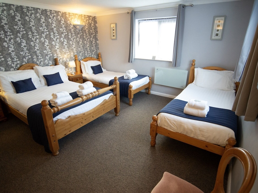Suite, Ensuite photo 1