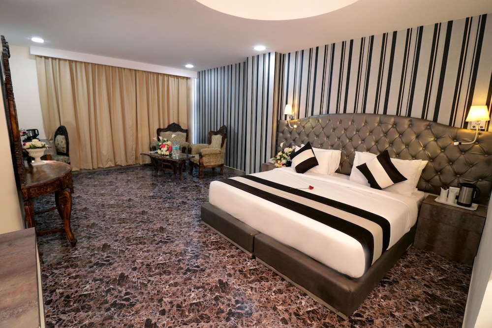 Executive Room - Photo 3