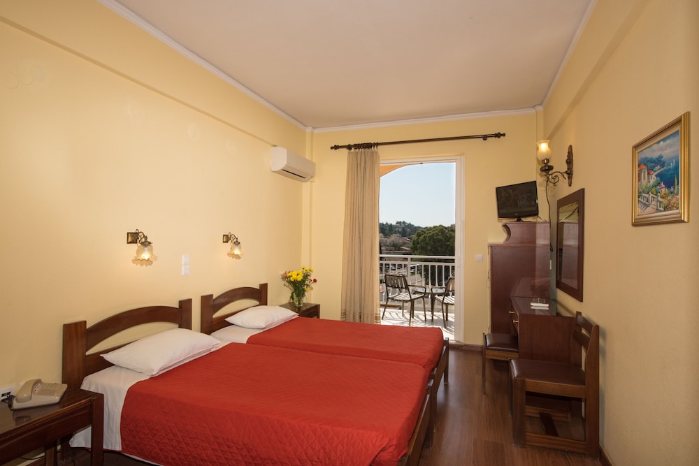 Double or Twin Room - Photo 2