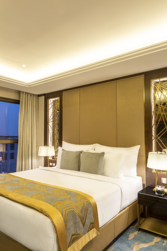 Deluxe Room - Photo 3
