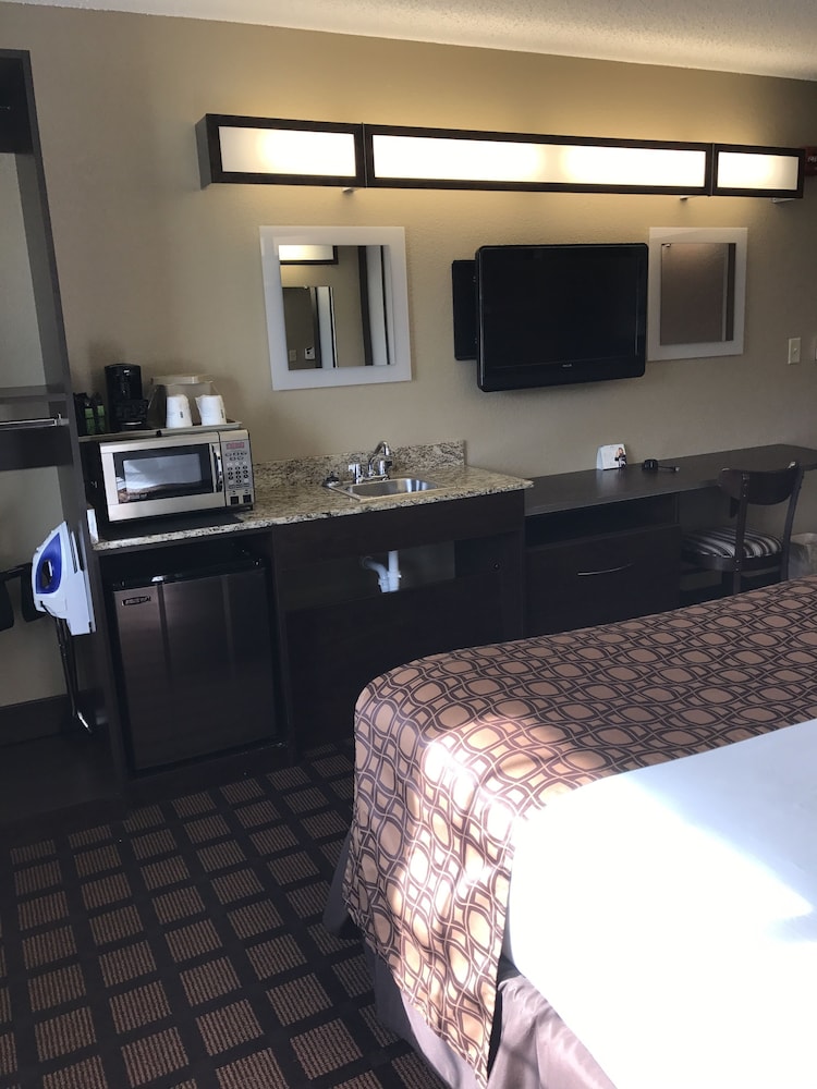 Studio Suite, 1 Queen Bed, Accessible, Non Smoking - Photo 6
