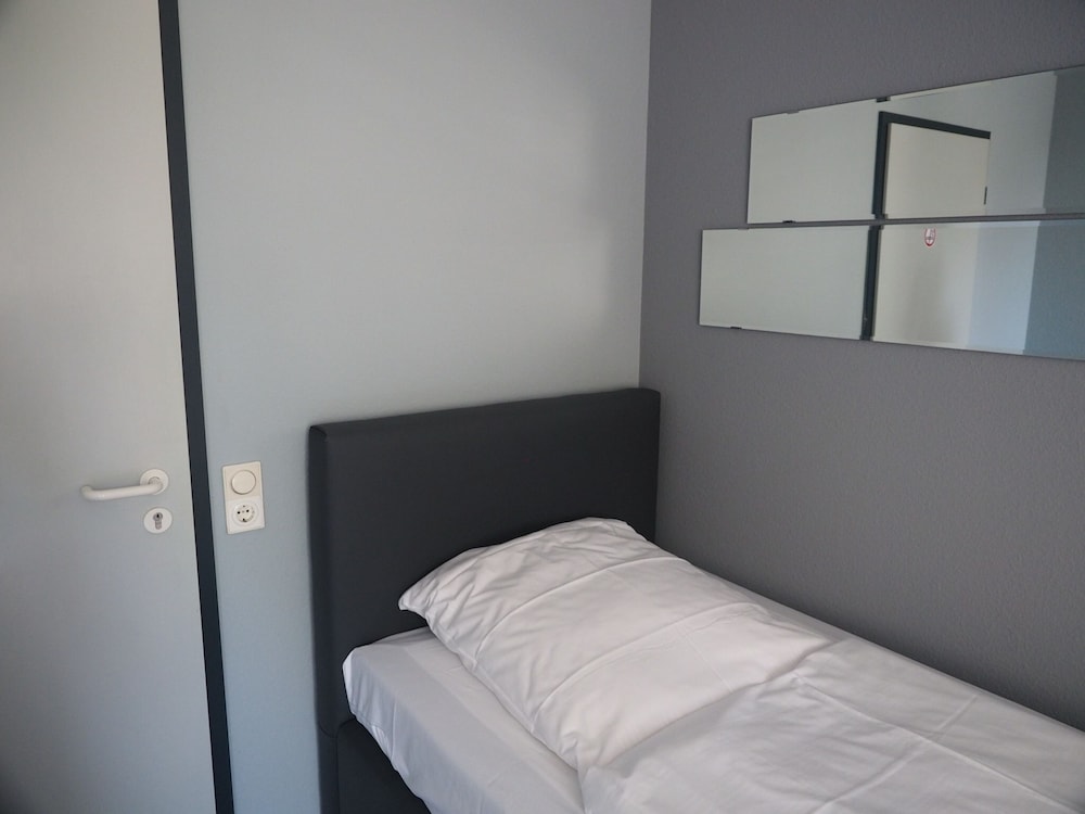 Single Room photo 3