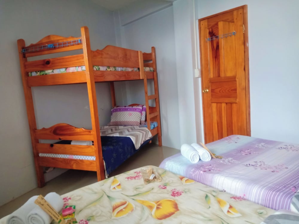 Family Room, 1 Bedroom, Private Bathroom, Mountain View photo 3