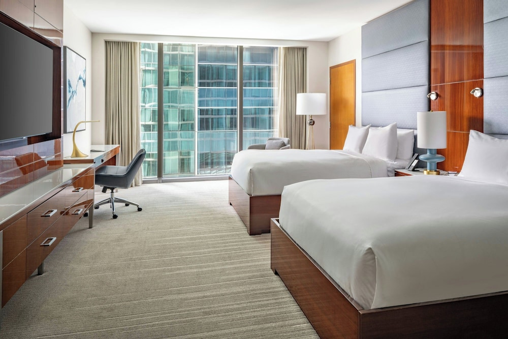 Executive Room, 2 Double Beds thumbnail 5
