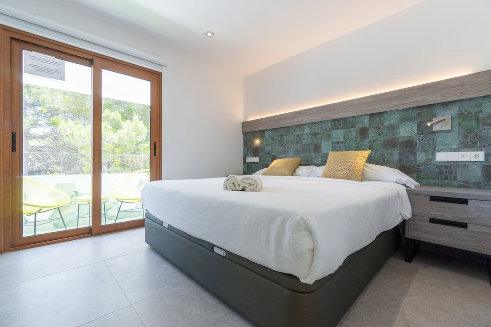 Premium Double Room, Balcony - Photo 1