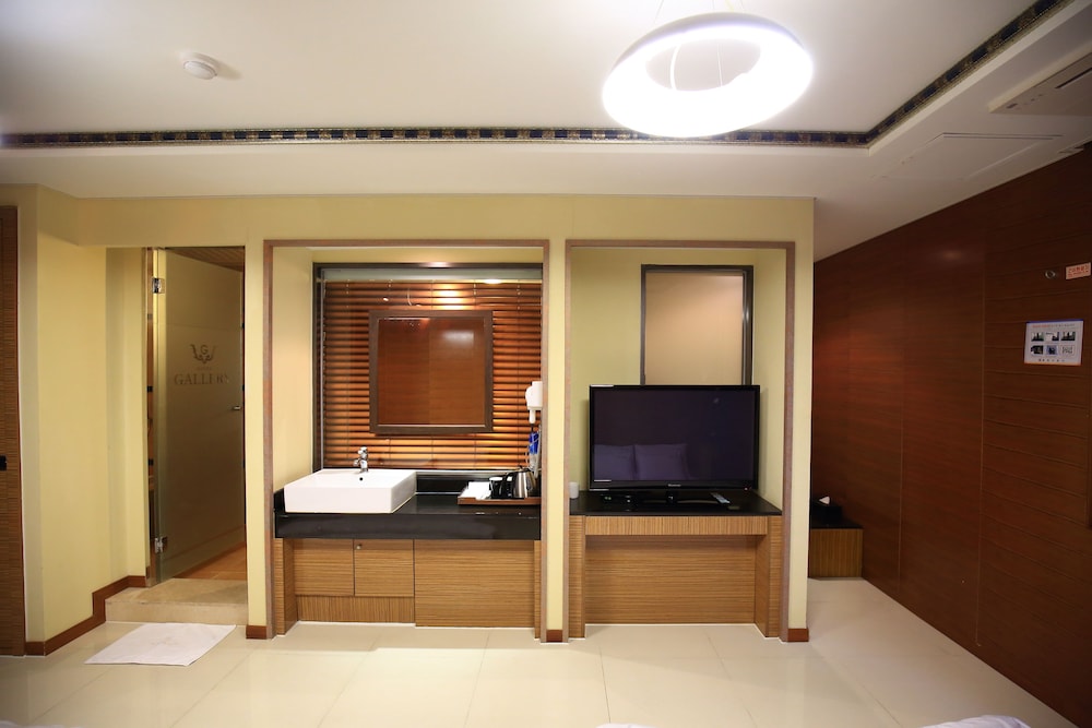 Korean Style Deluxe Ondol Room photo 3