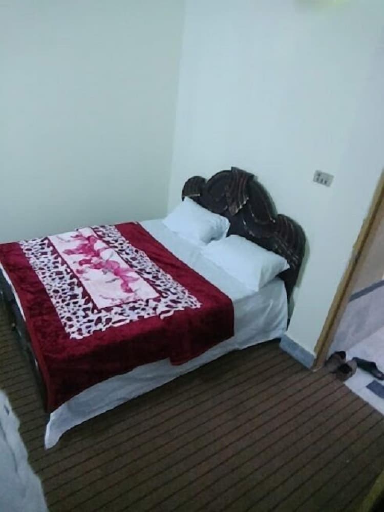 Standard Double Room - Photo 4