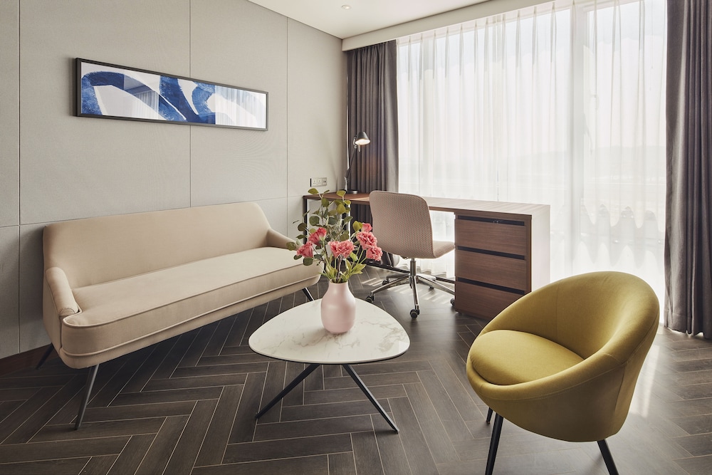 Junior Suite, Multiple Beds, Non Smoking - Photo 2