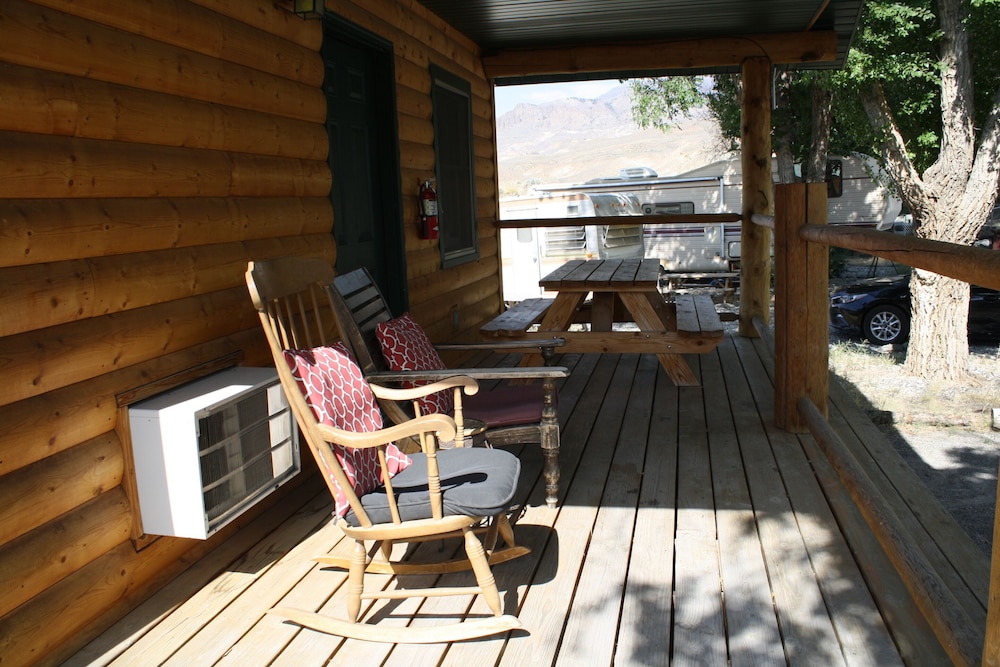 Luxury Cabin, Ensuite, Mountain View (HUNTER'S CABIN) photo 3