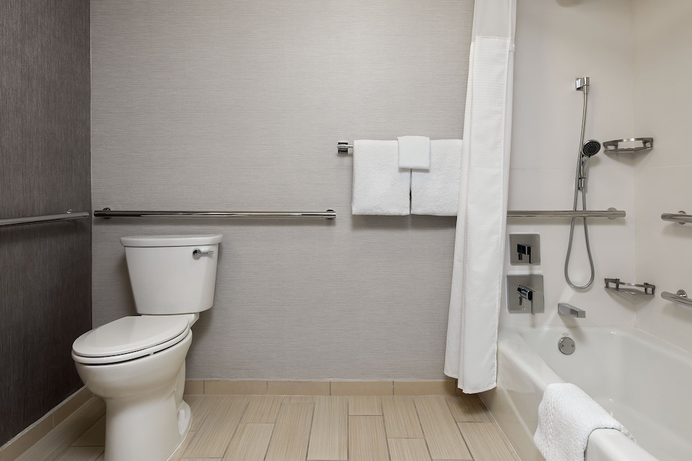 Room, 2 Double Beds (Mobility/Hearing Accessible, Tub) photo 3
