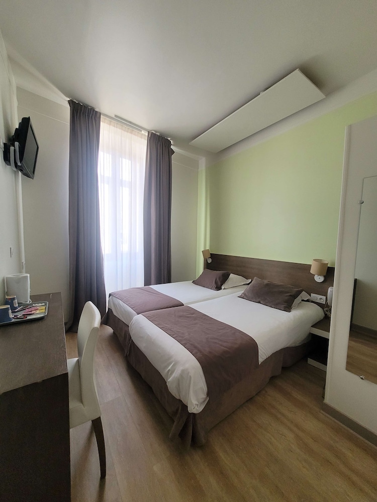 Standard Room, 2 Twin Beds - Photo 48