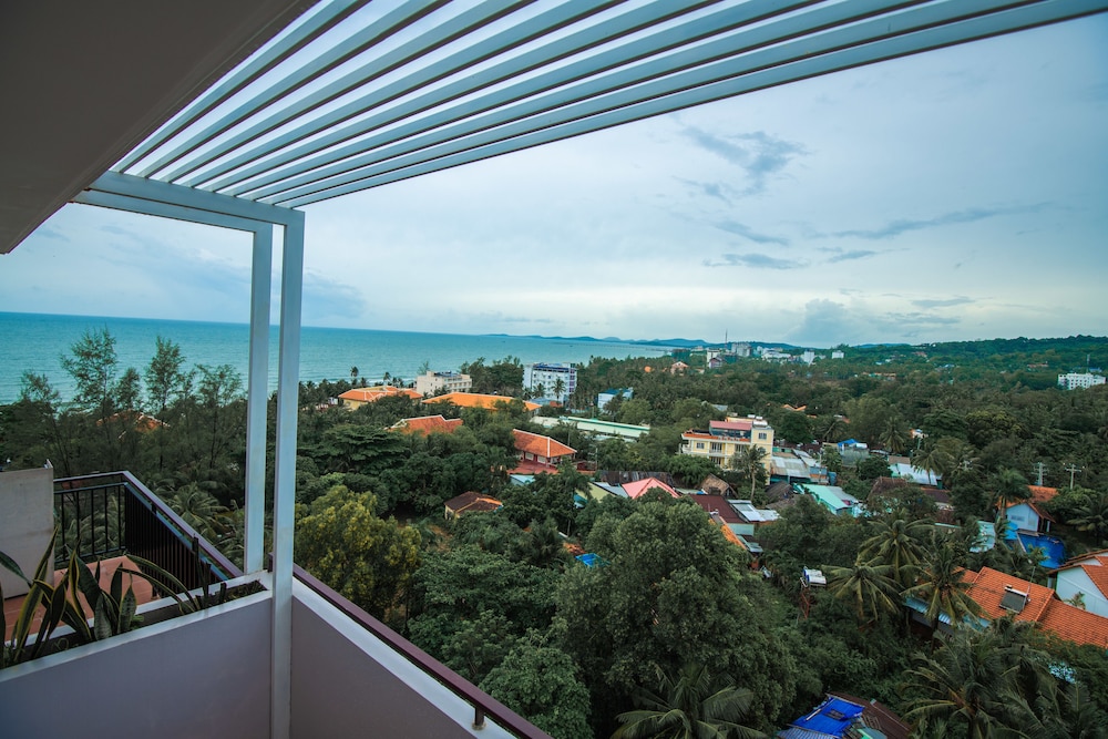 Deluxe Twin Room, 1 Bedroom, Balcony, Sea View photo 2
