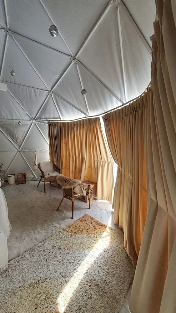 Luxury Tent, Mountain View