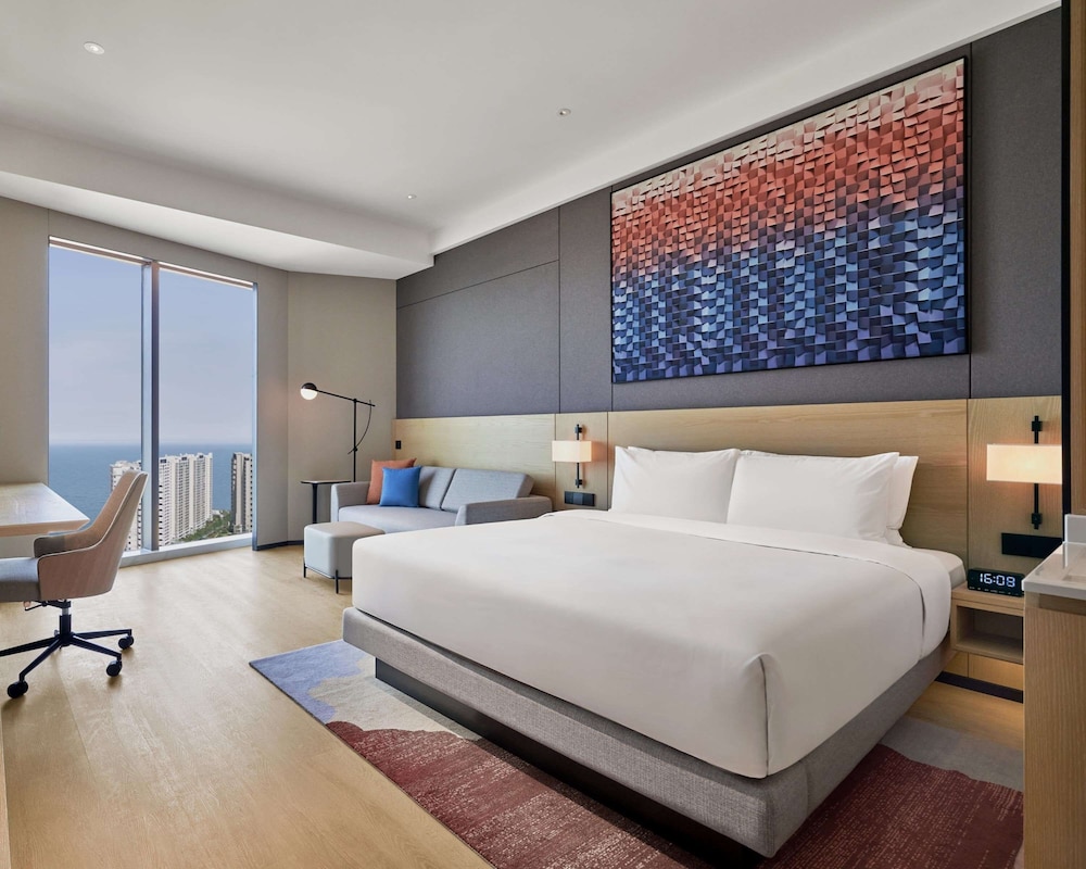Room, 1 King Bed with Sofa bed, Ocean View photo 1