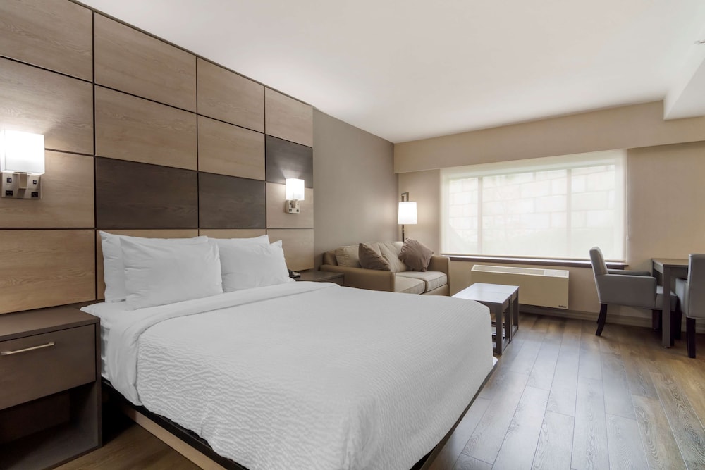 Suite, 2 Queen Beds, Kitchen, Mountain View (with Sofabed, Full Kitchen) - Photo 2