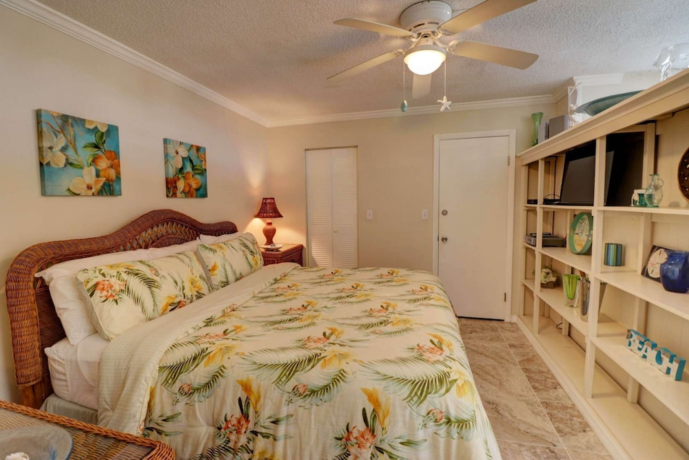 Condo (Beach & Tennis 1301)