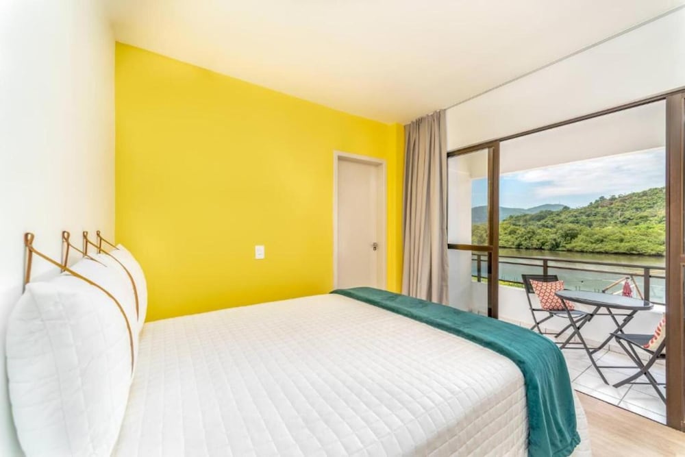 Premium Twin Room, 1 Queen Bed, River View - Photo 1