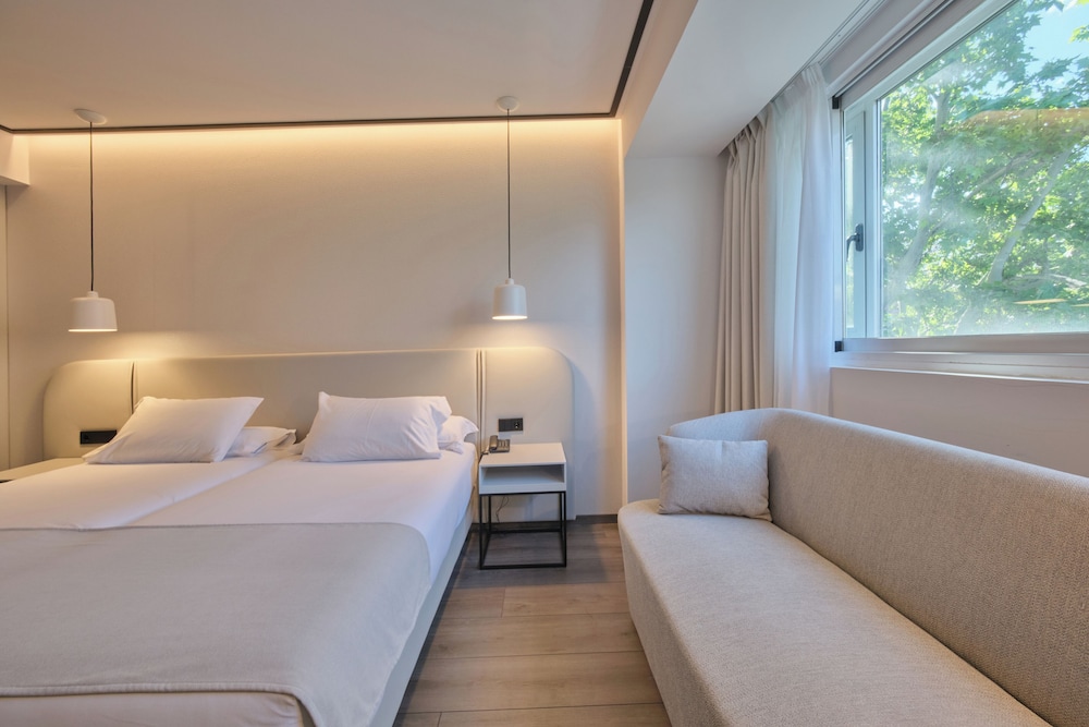 Standard Triple Room - Photo 11