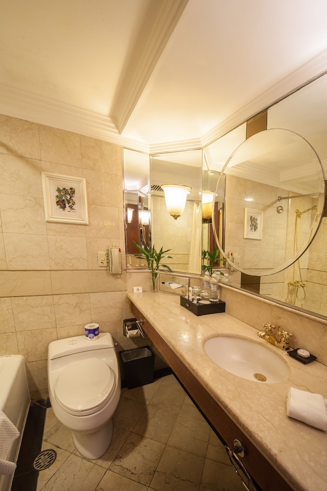 Superior Room, 1 Queen Bed