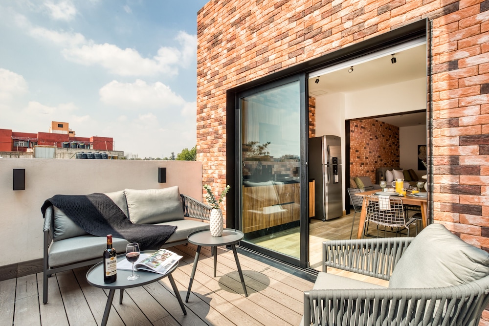 Penthouse with a Private Terrace - Photo 7